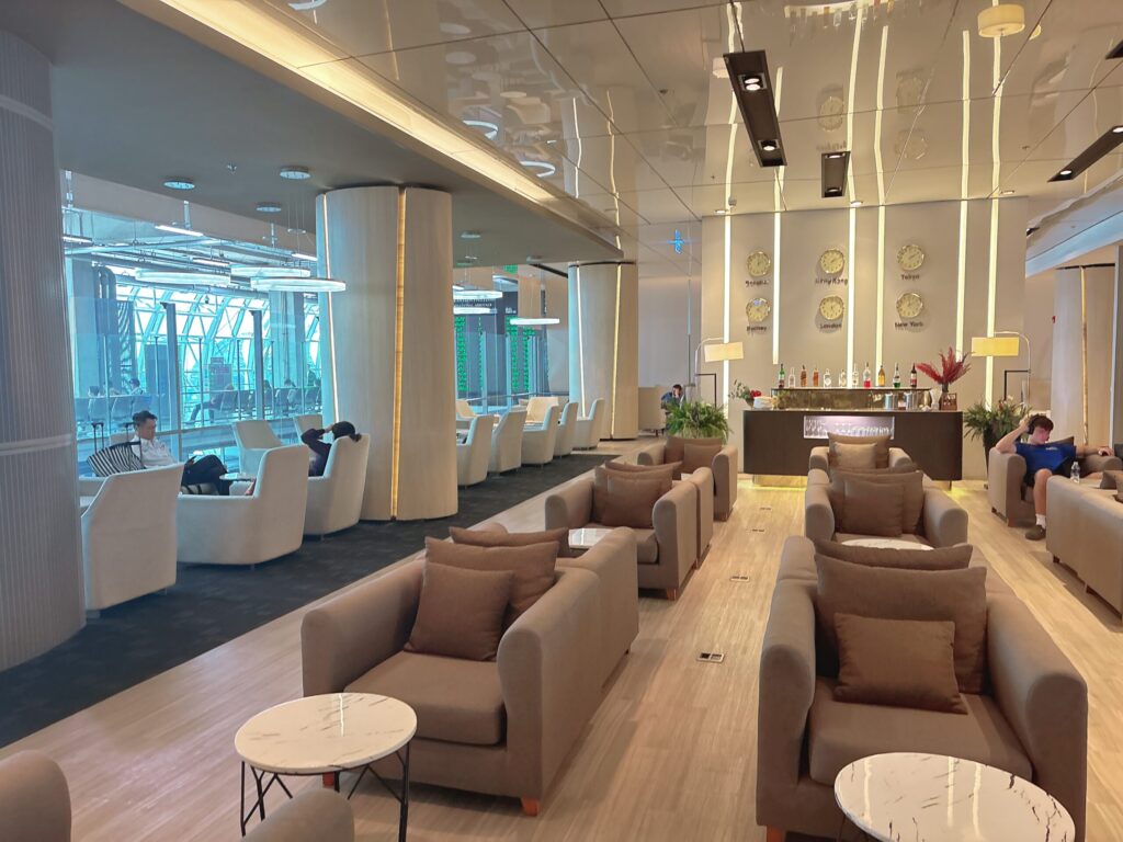 ミラクルファーストクラスラウンジの内観