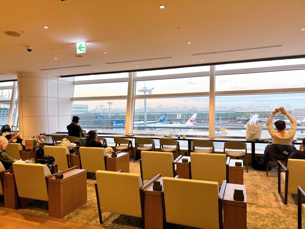 TIAT LOUNGEの内観